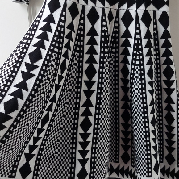 Nina Leonard Black & White Geo Print Dress XS - Picture 6 of 8